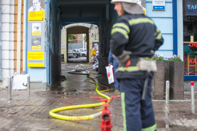 В Киеве из-за грозы повалены 200 деревьев и 5 опор электропередач